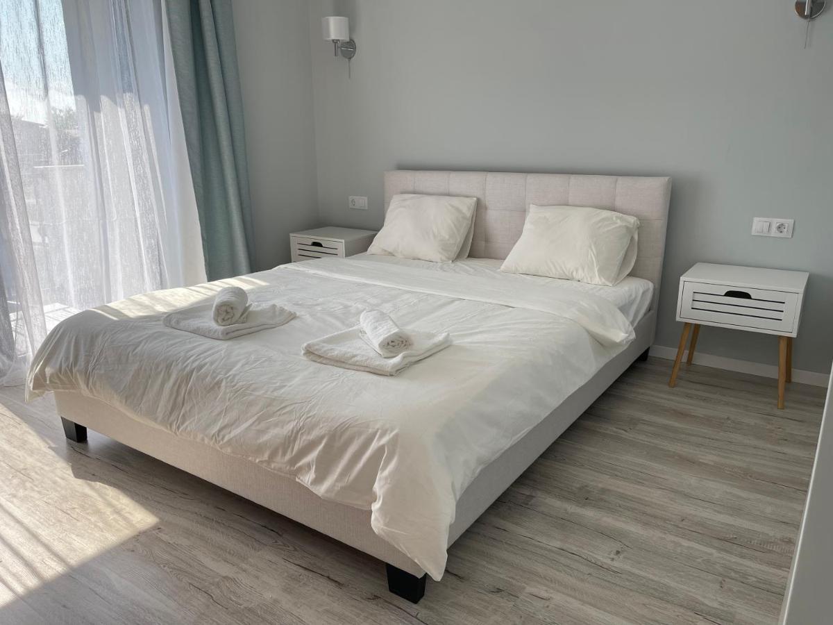 Noah Apartment Self Check-In Otopeni Bagian luar foto