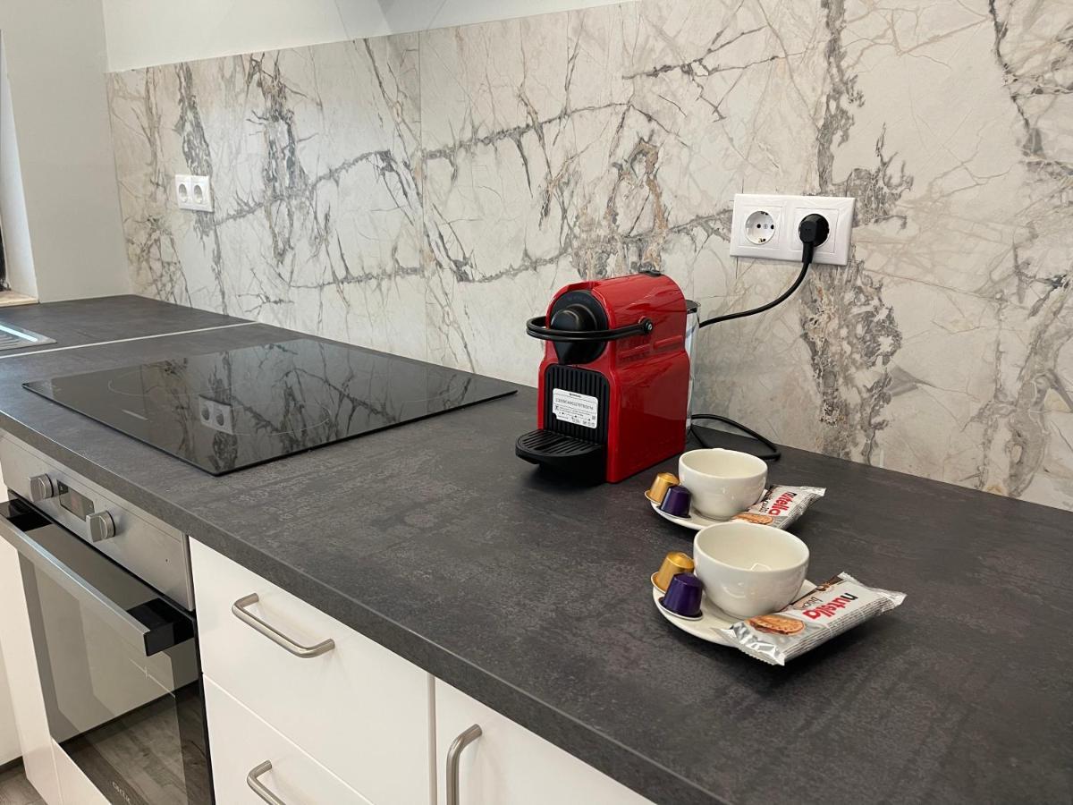 Noah Apartment Self Check-In Otopeni Bagian luar foto
